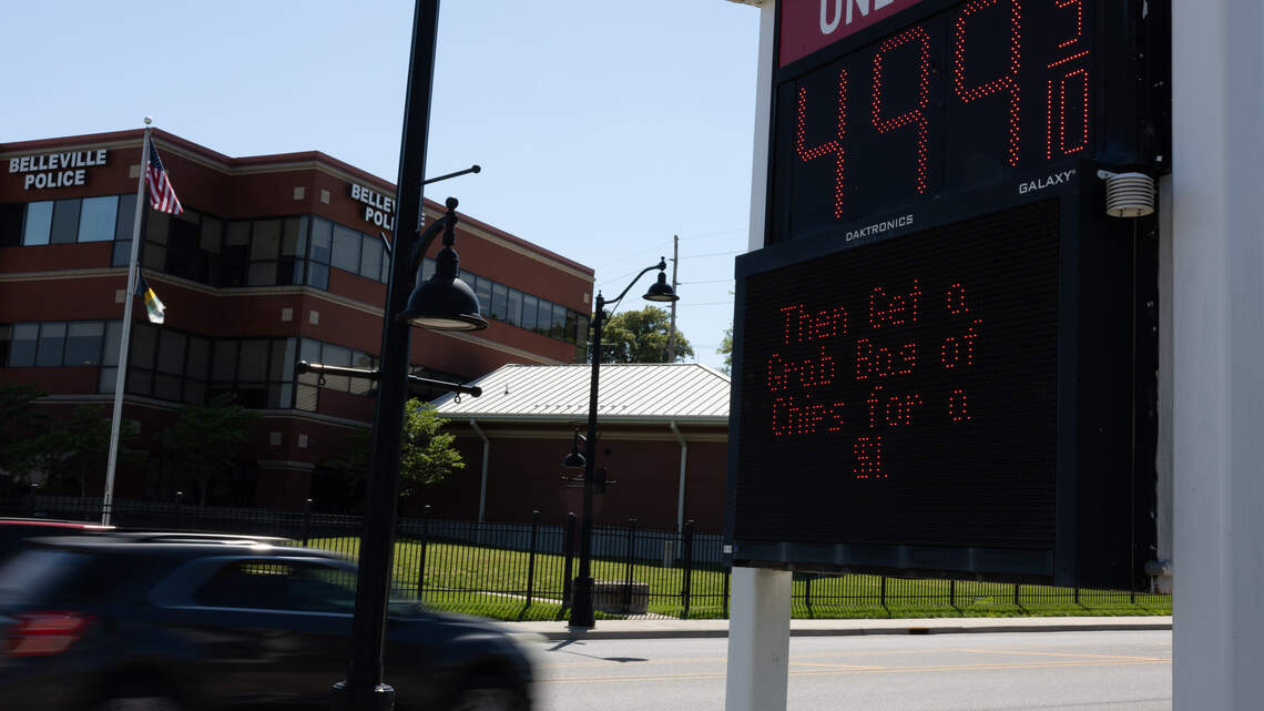あい Diesel hits record highs in metro-east Illinois as gas rises